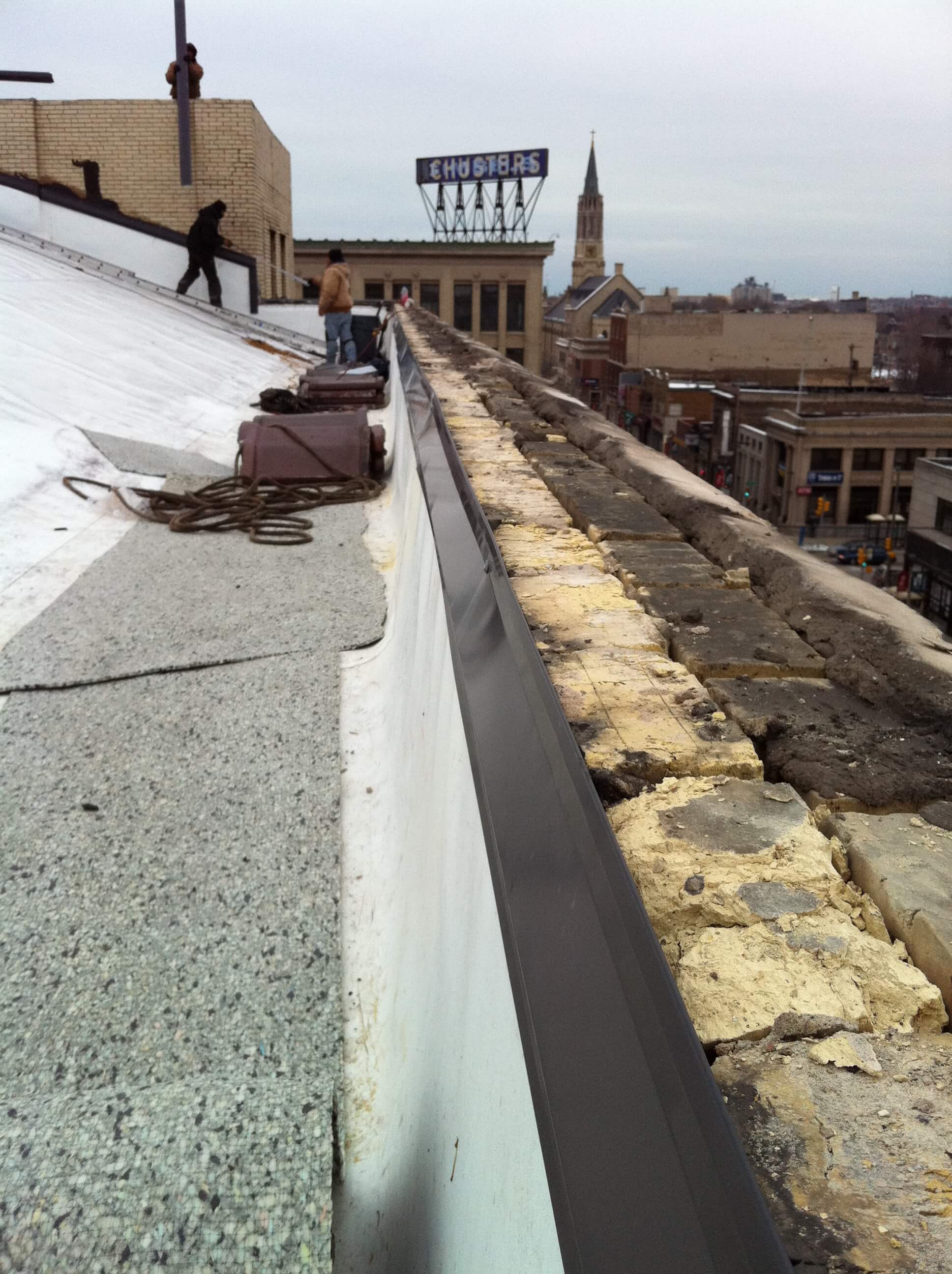 Modified bitumen rooftops in Milwaukee