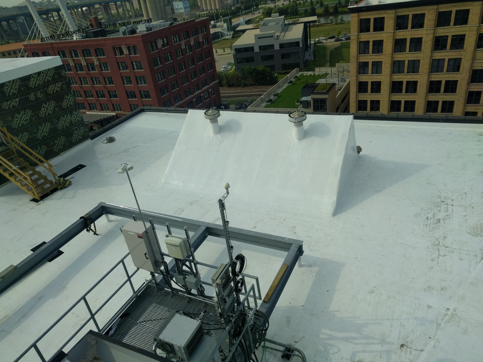 Milwaukee PVC flat roof installation services 