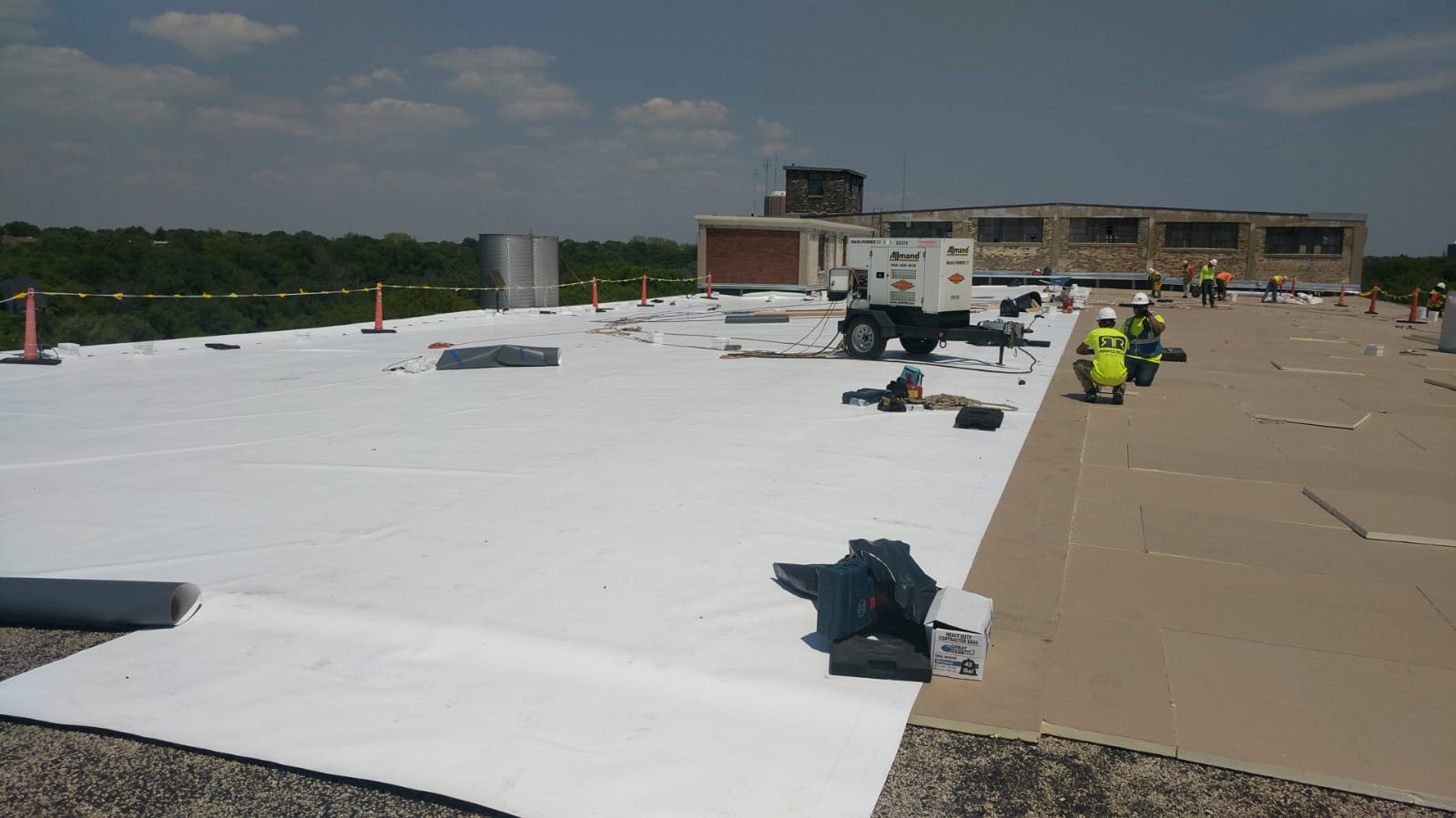 TPO roofing contractors in Milwaukee