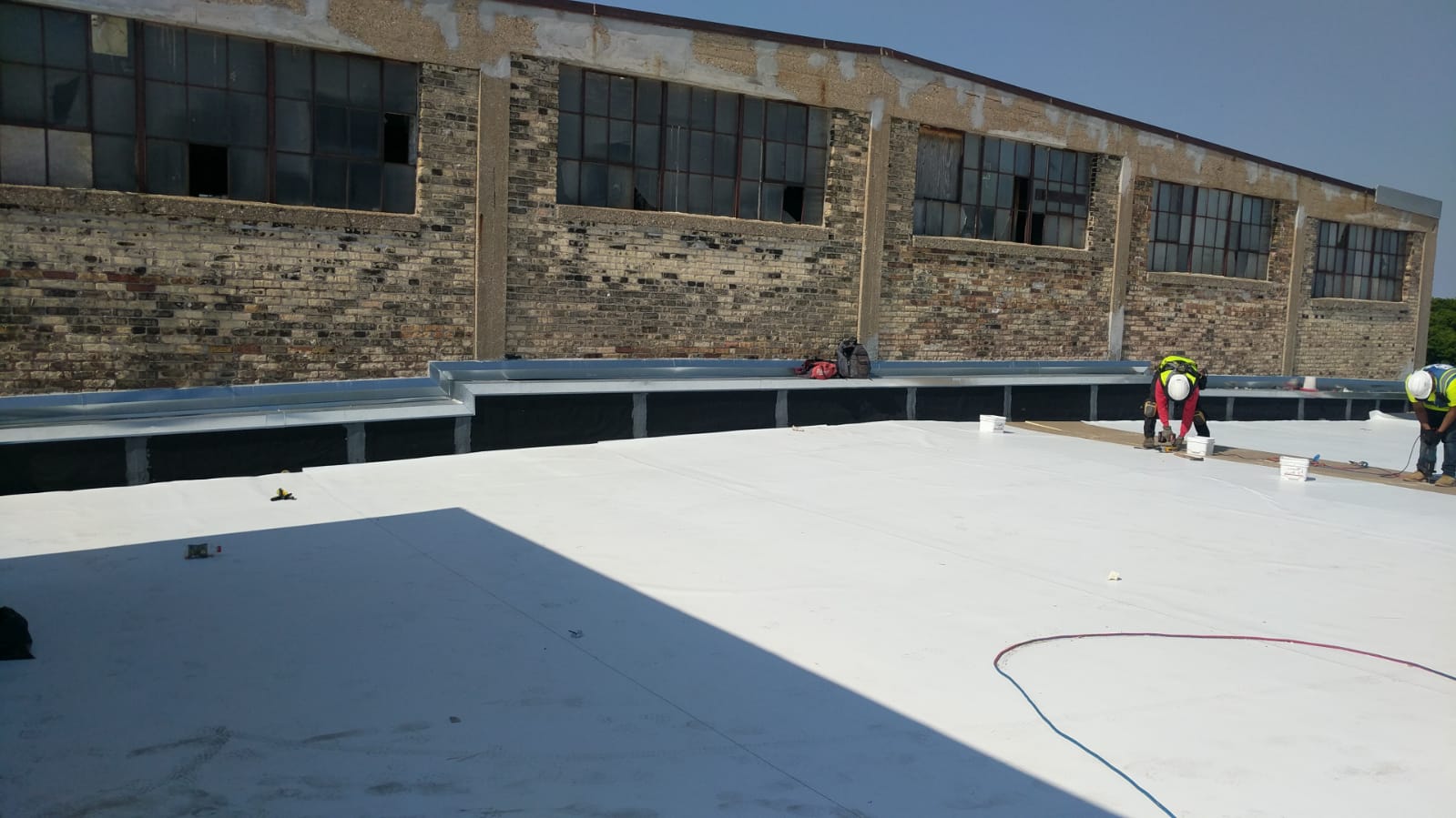 single-ply TPO roofing contractors in Milwaukee